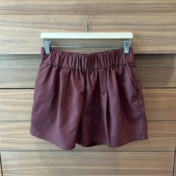 Express Stylist Super High Waisted Pleated Pull On Shorts in Size Medium - Picture 7 of 11